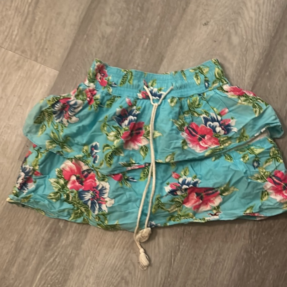 hollister skirt | send offers
